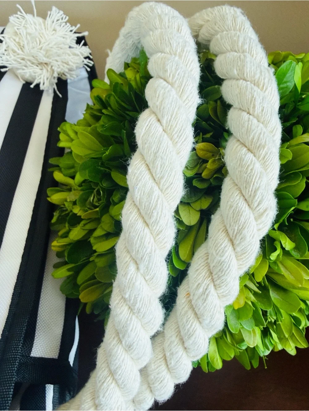 SPACIOUS BLACK AND WHITE STRIPED ROPE HANDLE WATERPROOF BEACH TOTE BAG 🌟NEW🌟